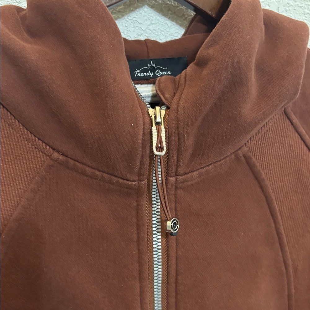 Trendy Queen Scuba Cropped half zip Hoodie Size Medium red brown - Picture 2 of 8